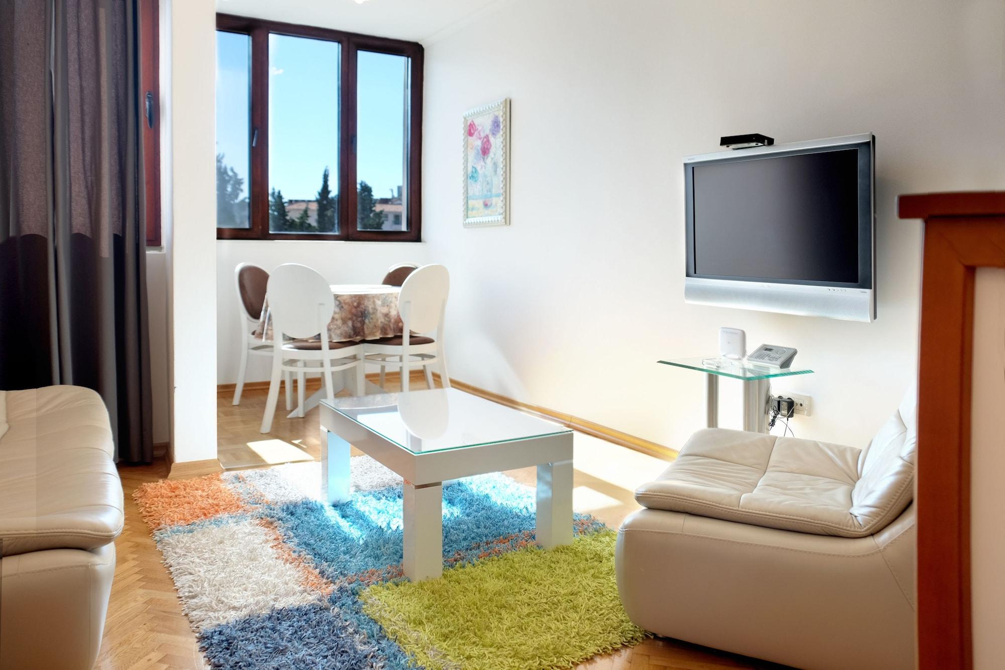 Hotel Lux 3*
