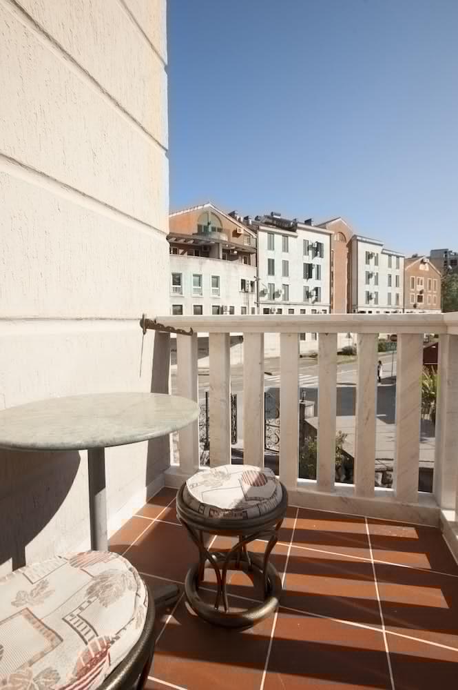 Hotel Lux 3*