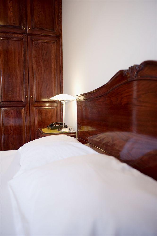 Lux Hotel