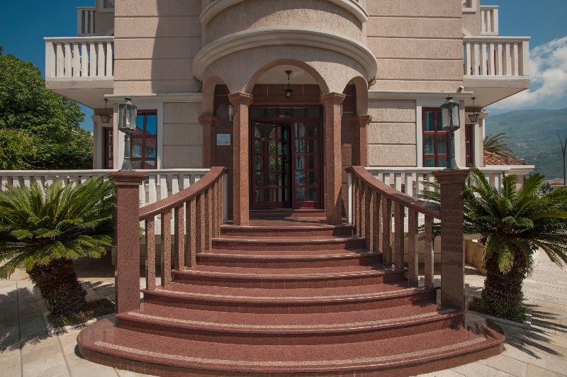 Hotel Lux 3*