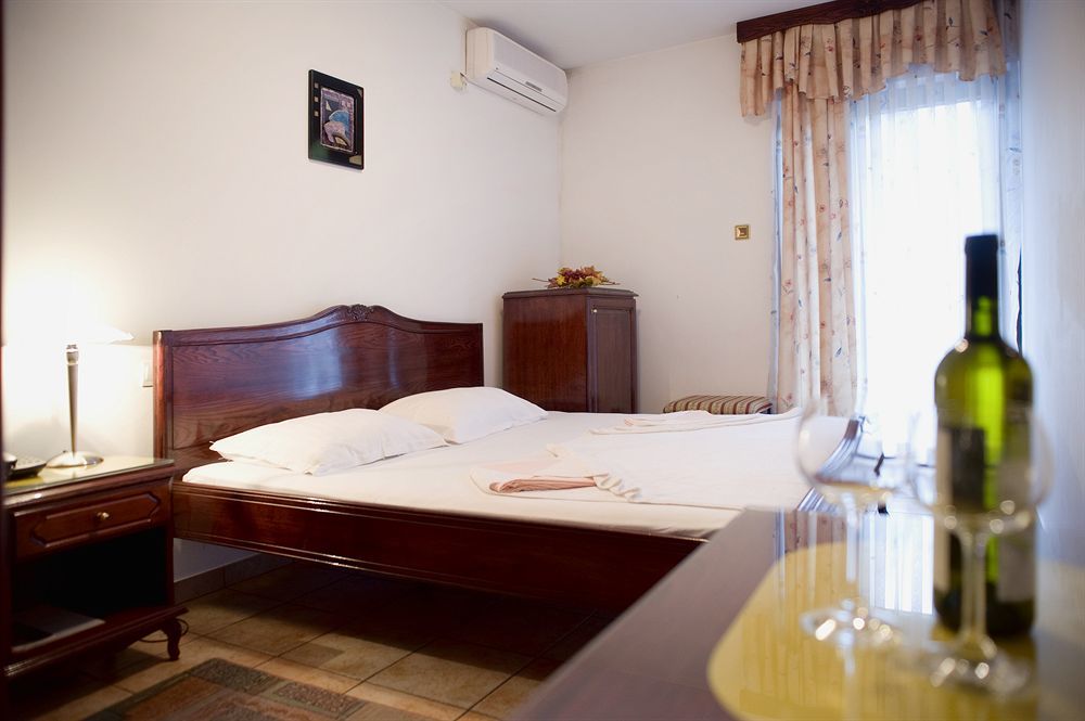 Hotel Lux 3*