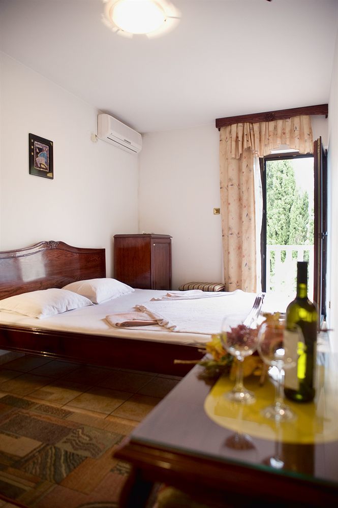 Lux 3* Budva