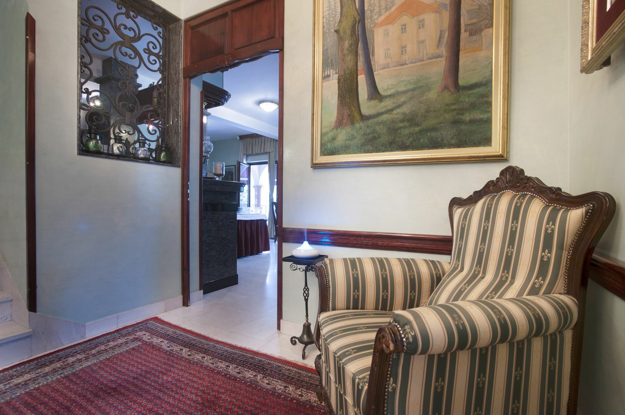 Lux Hotel