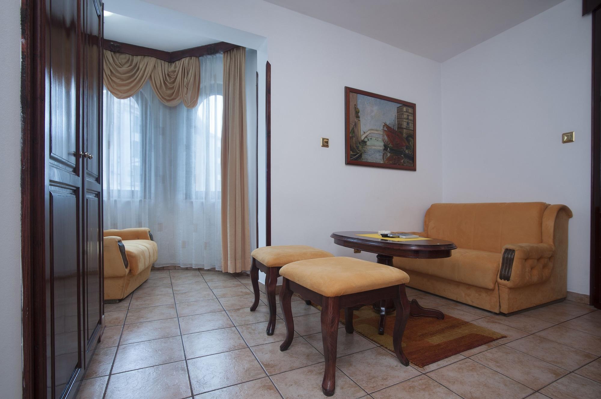 Lux Hotell Budva